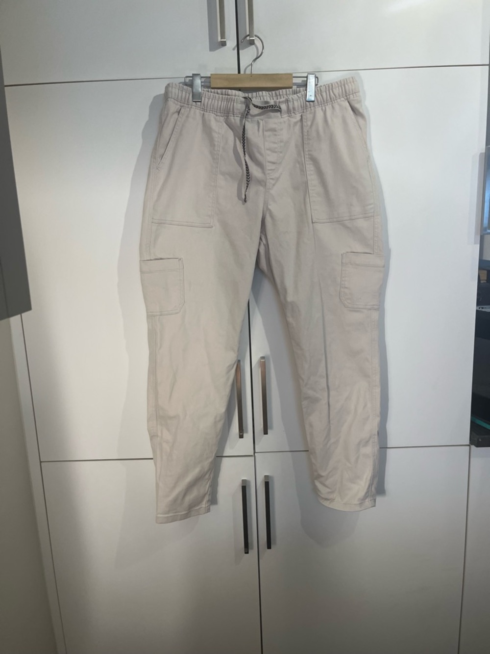 Women's Lightweight Cargo Jogger Pants in Light Beige